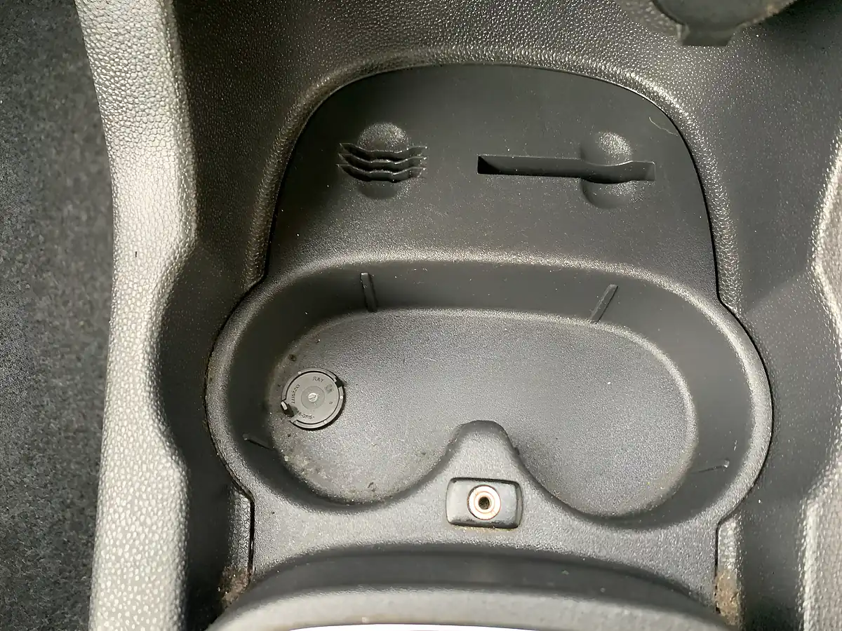 Used 2010 Vauxhall Corsa Se Silver - Interior and Exterior details 15