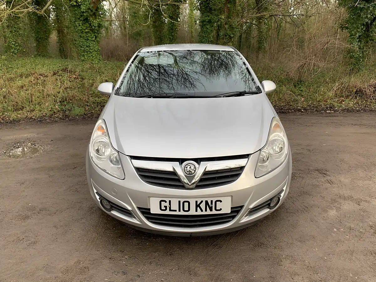 Used 2010 Vauxhall Corsa Se Silver - Interior and Exterior details 2