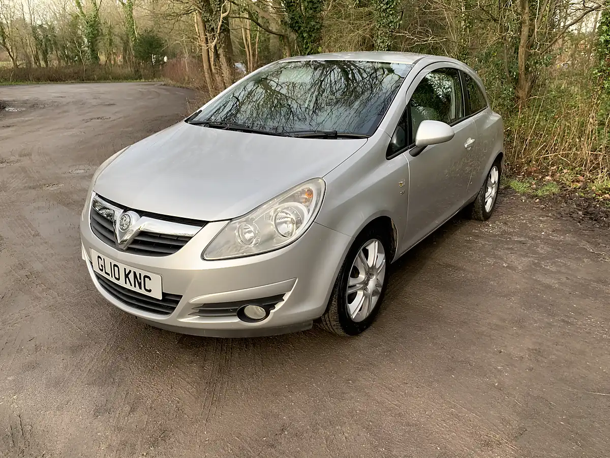 Used 2010 Vauxhall Corsa Se Silver - Interior and Exterior details 3