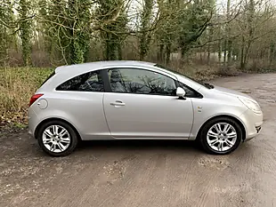 Used 2010 Vauxhall Corsa Se Silver - Interior and Exterior details 4