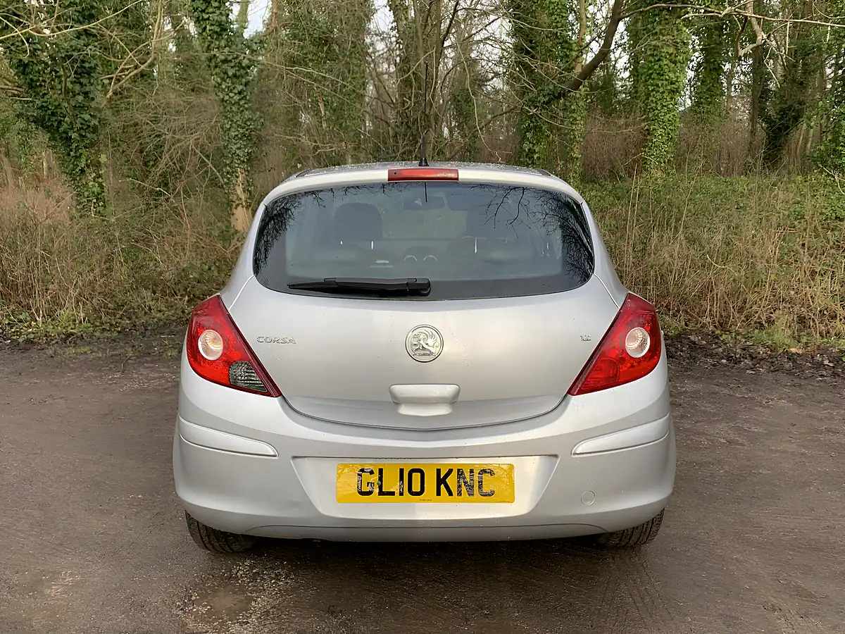Used 2010 Vauxhall Corsa Se Silver - Interior and Exterior details 6