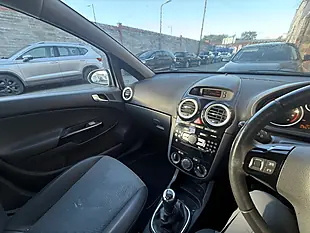 Used 2010 Vauxhall Corsa Se Silver - Interior and Exterior details 14