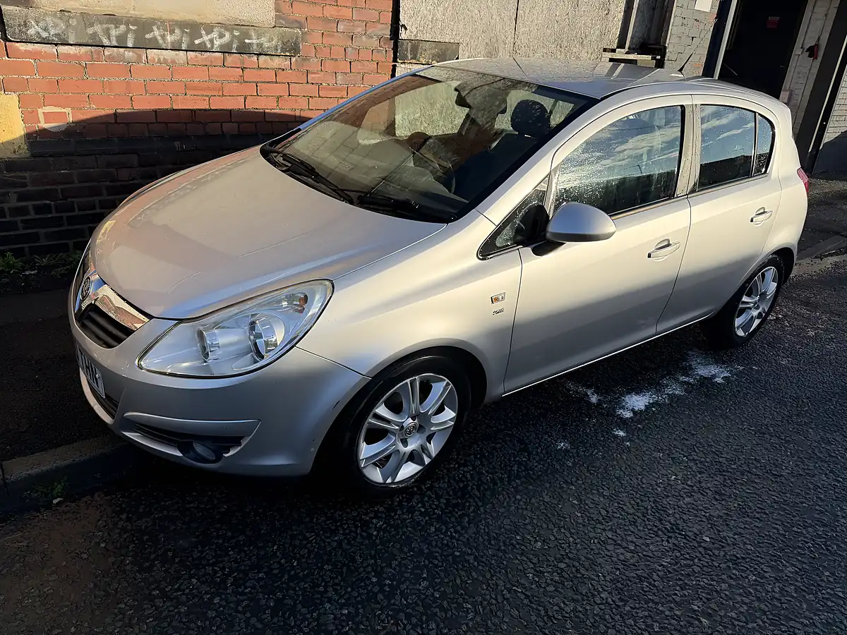 Used 2010 Vauxhall Corsa Se Silver - Interior and Exterior details 2