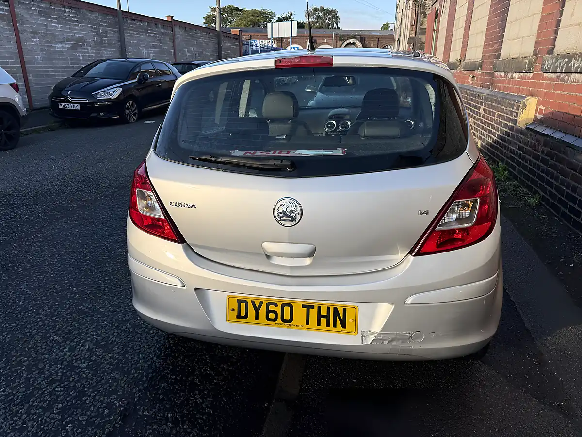 Used 2010 Vauxhall Corsa Se Silver - Interior and Exterior details 5