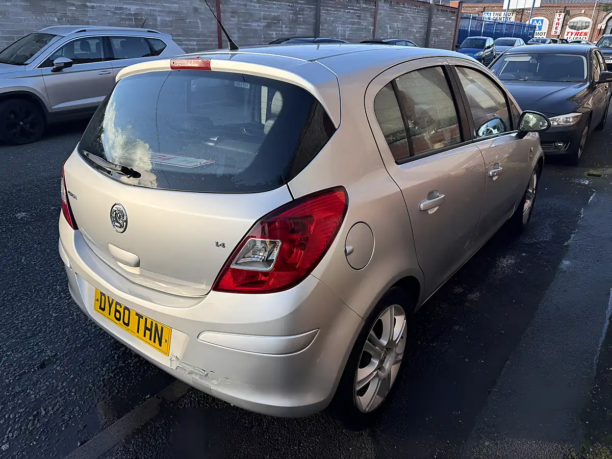 Used 2010 Vauxhall Corsa Se Silver - Interior and Exterior details 6