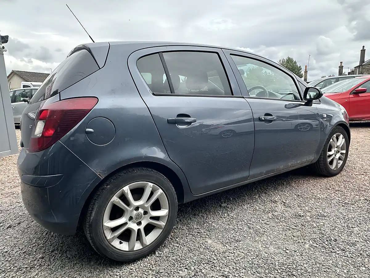 Used 2010 Vauxhall Corsa Sxi Blue - Interior and Exterior details 13