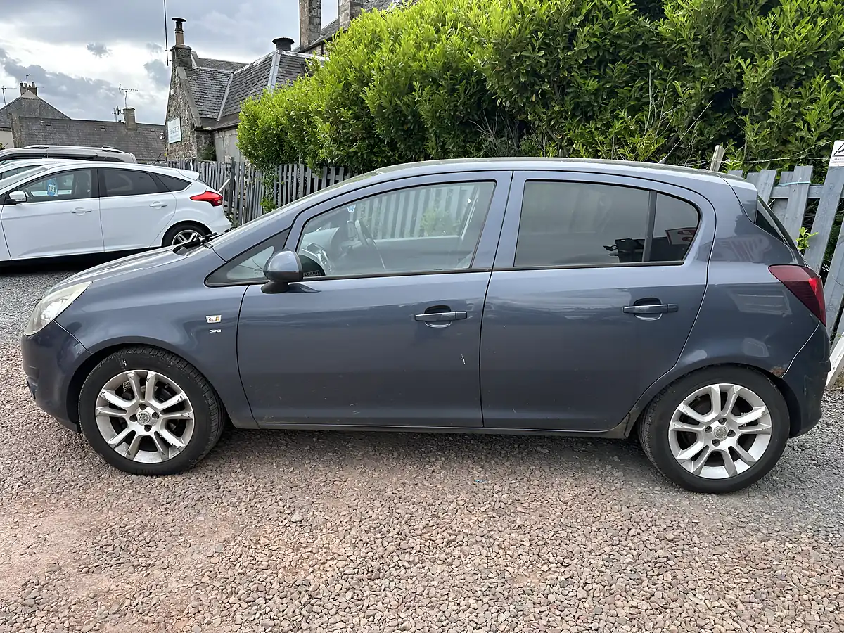 Used 2010 Vauxhall Corsa Sxi Blue - Interior and Exterior details 7