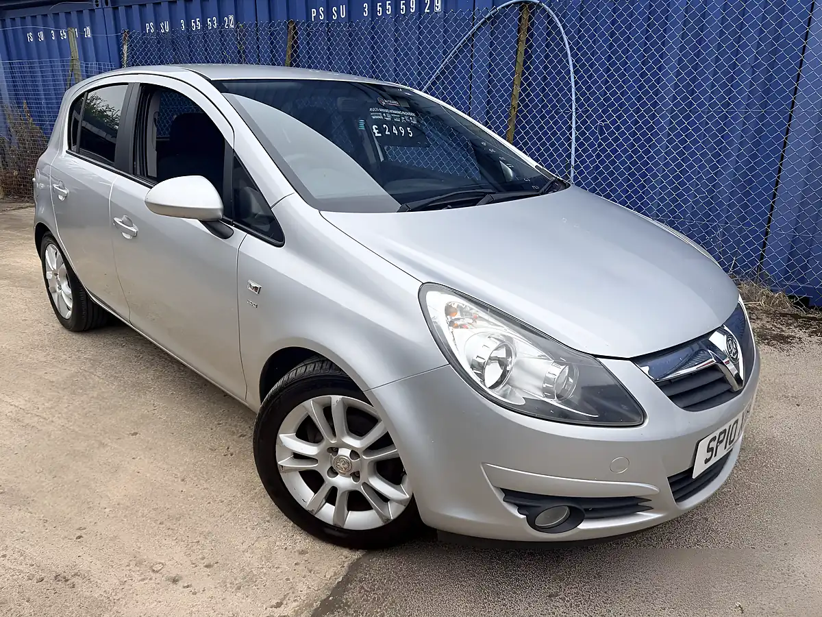 Used 2010 Vauxhall Corsa Sxi Silver - Interior and Exterior details 2