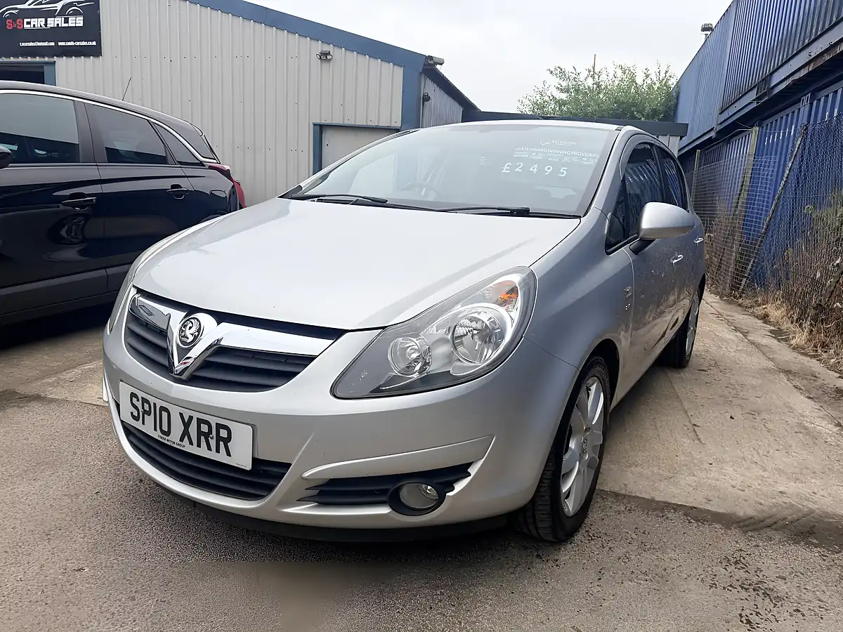 Used 2010 Vauxhall Corsa Sxi Silver - Interior and Exterior details 5
