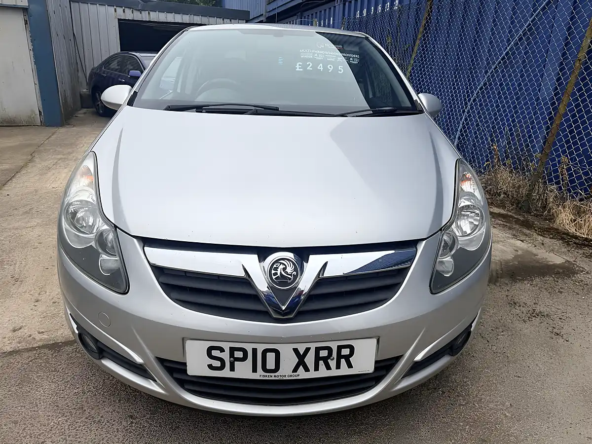 Used 2010 Vauxhall Corsa Sxi Silver - Interior and Exterior details 7