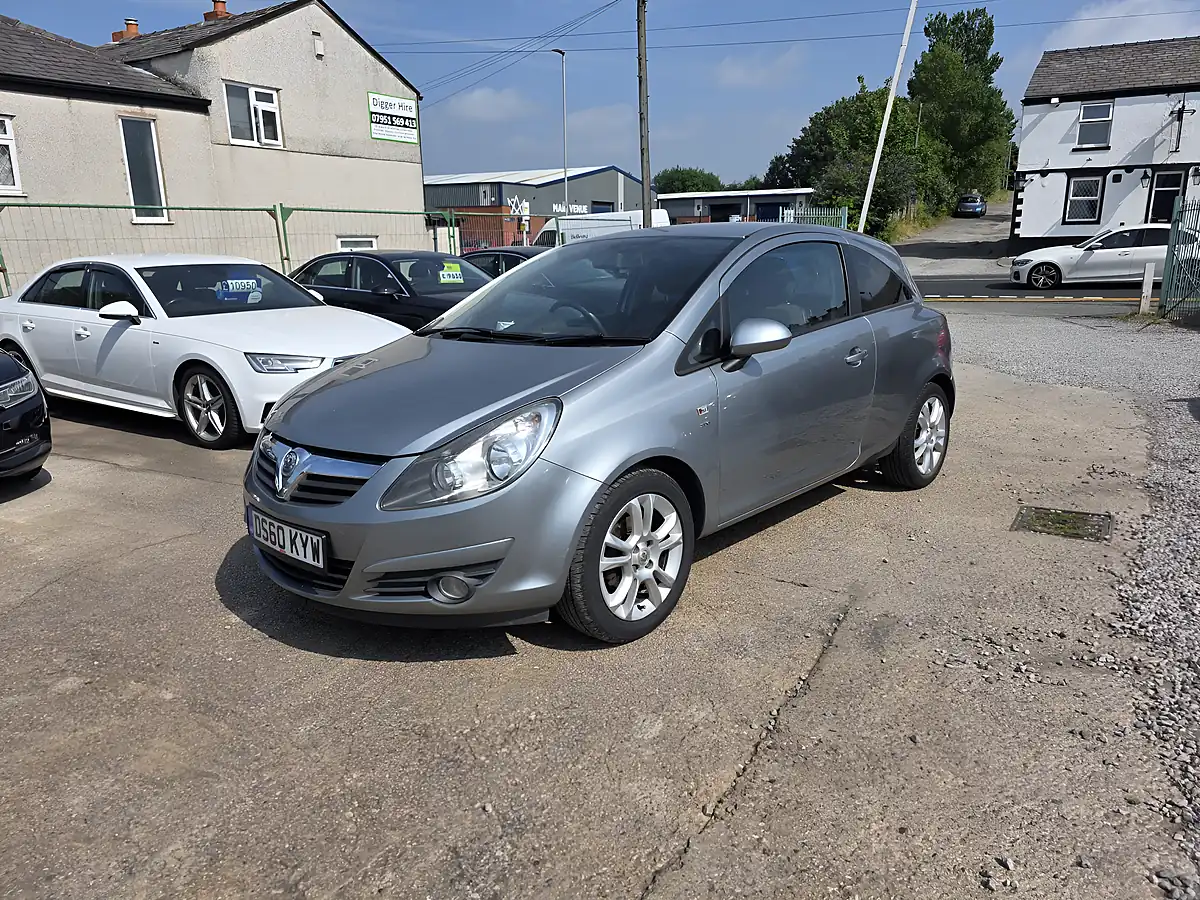 Used 2010 Vauxhall Corsa Sxi Silver - Interior and Exterior details 3