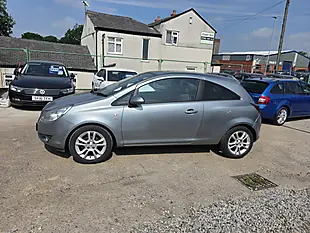 Used 2010 Vauxhall Corsa Sxi Silver - Interior and Exterior details 4