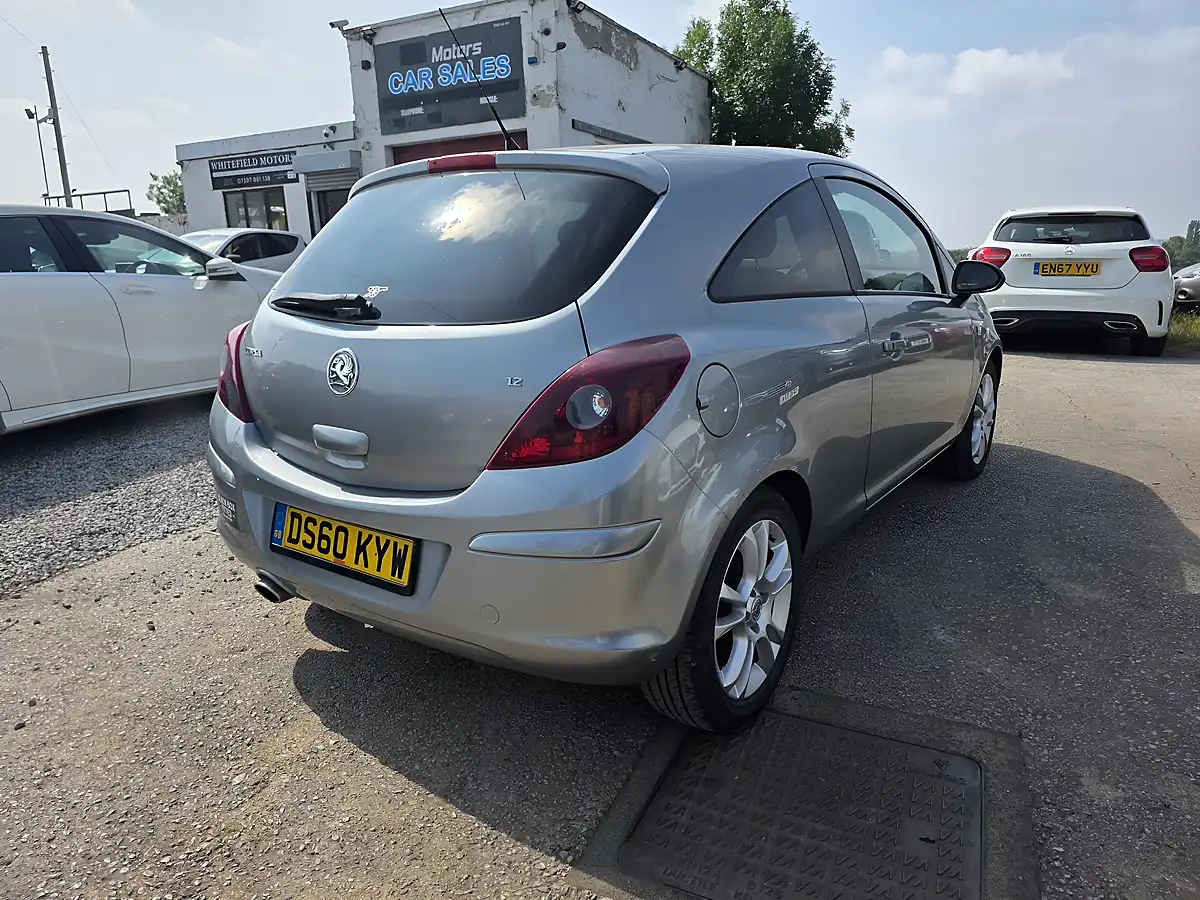 Used 2010 Vauxhall Corsa Sxi Silver - Interior and Exterior details 6