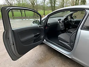 Used 2010 Vauxhall Corsa Sxi Silver - Interior and Exterior details 12