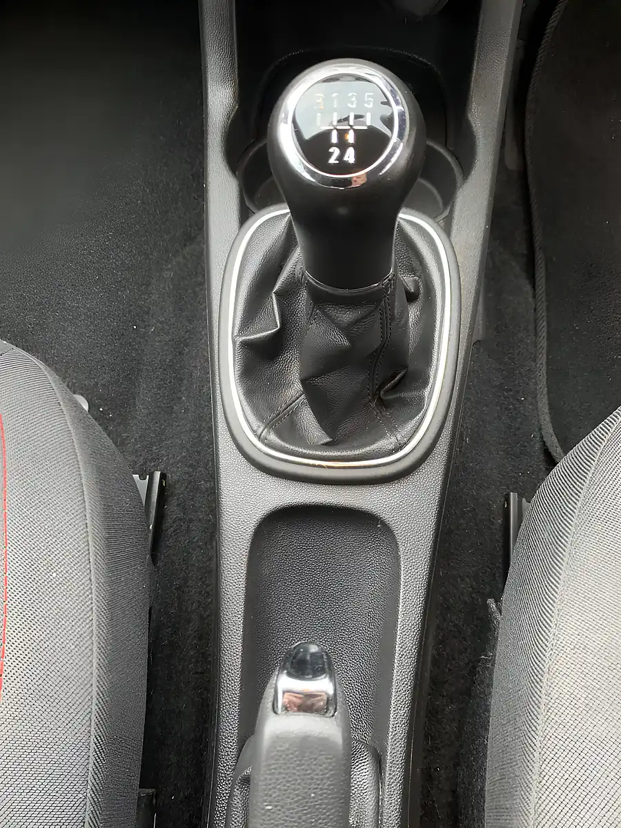 Used 2010 Vauxhall Corsa Sxi Silver - Interior and Exterior details 17