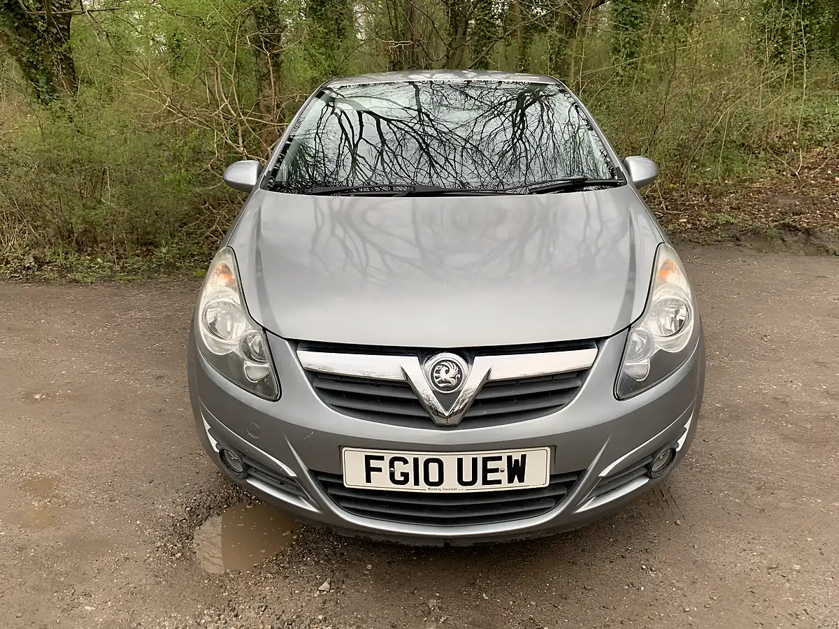 Used 2010 Vauxhall Corsa Sxi Silver - Interior and Exterior details 2