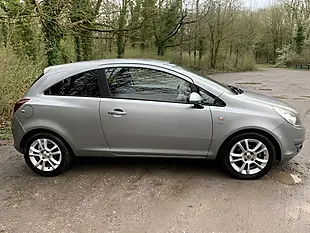 Used 2010 Vauxhall Corsa Sxi Silver - Interior and Exterior details 4