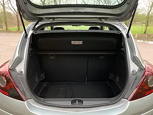 Used 2010 Vauxhall Corsa Sxi Silver - Interior and Exterior details 9