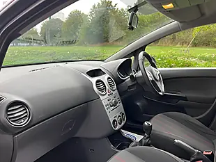 Used 2010 Vauxhall Corsa Sxi Silver - Interior and Exterior details 9