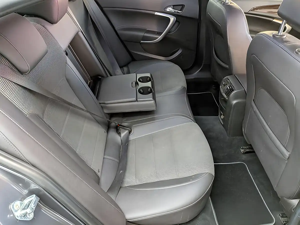 Used 2010 Vauxhall Insignia Se Nav Grey - Interior and Exterior details 11