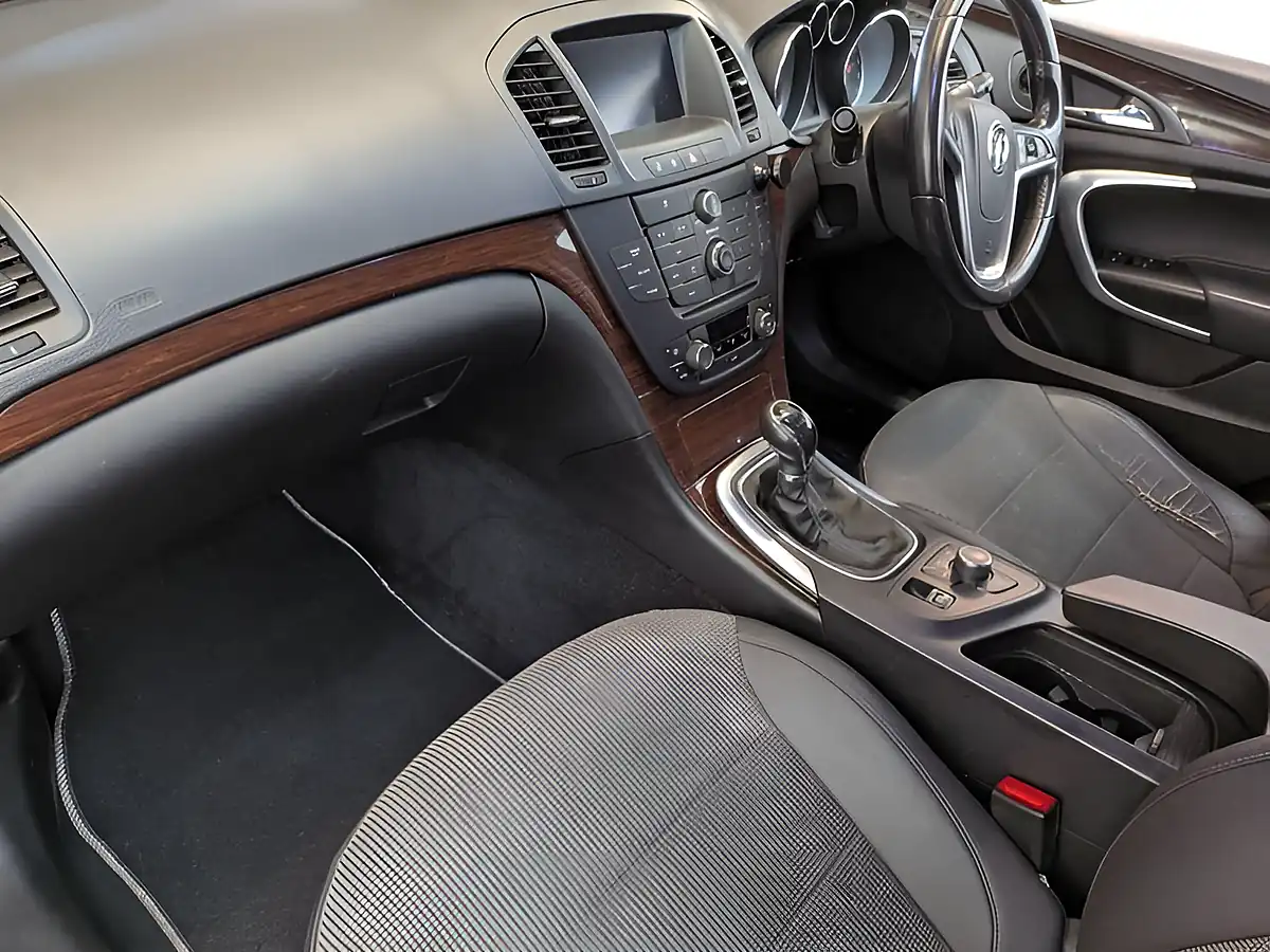 Used 2010 Vauxhall Insignia Se Nav Grey - Interior and Exterior details 18