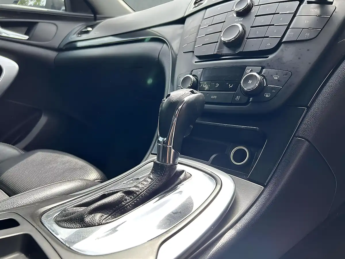 Used 2010 Vauxhall Insignia Sri Black - Interior and Exterior details 15