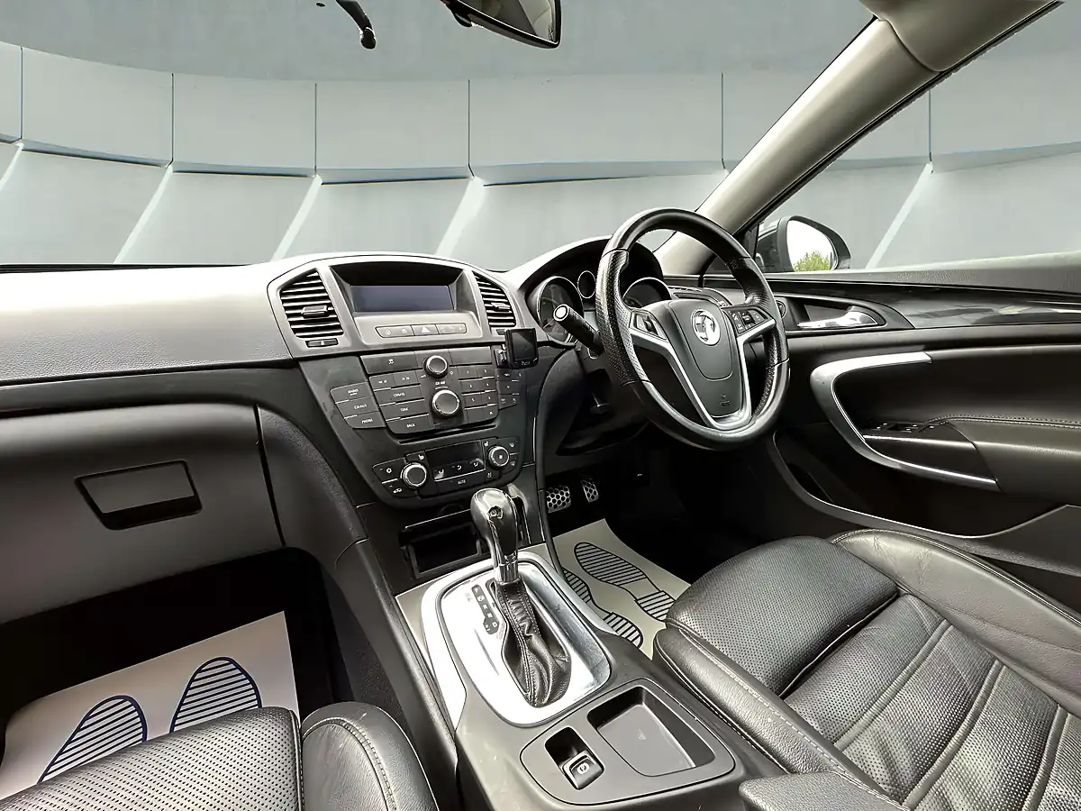 Used 2010 Vauxhall Insignia Sri Black - Interior and Exterior details 20