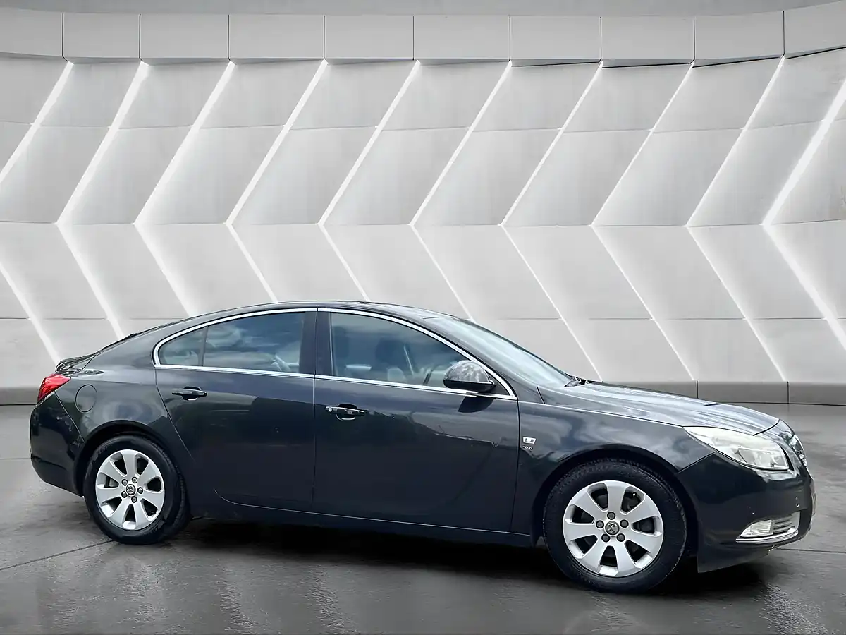Used 2010 Vauxhall Insignia Sri Black - Interior and Exterior details 4