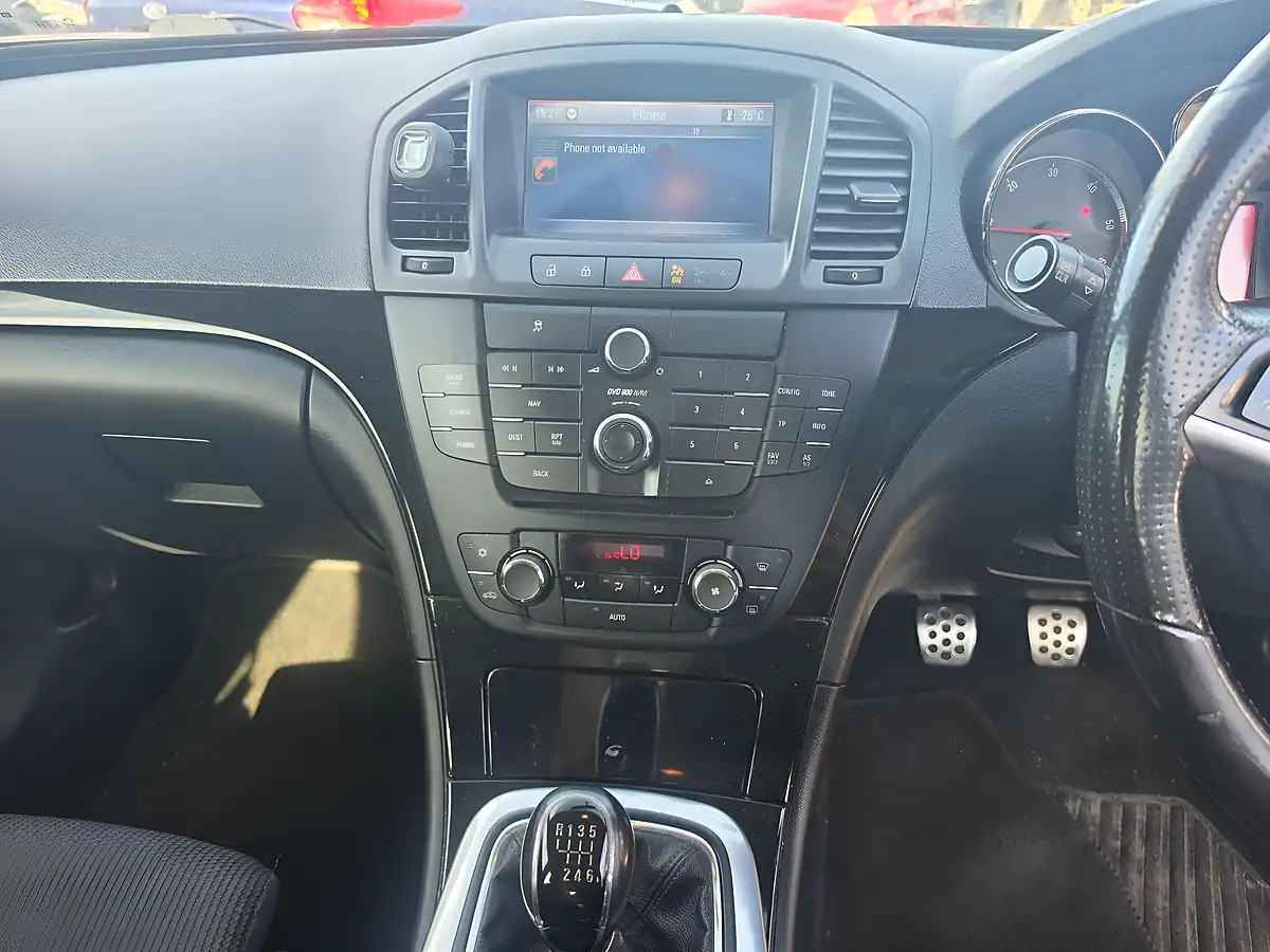 Used 2010 Vauxhall Insignia Sri Nav Blue - Interior and Exterior details 11