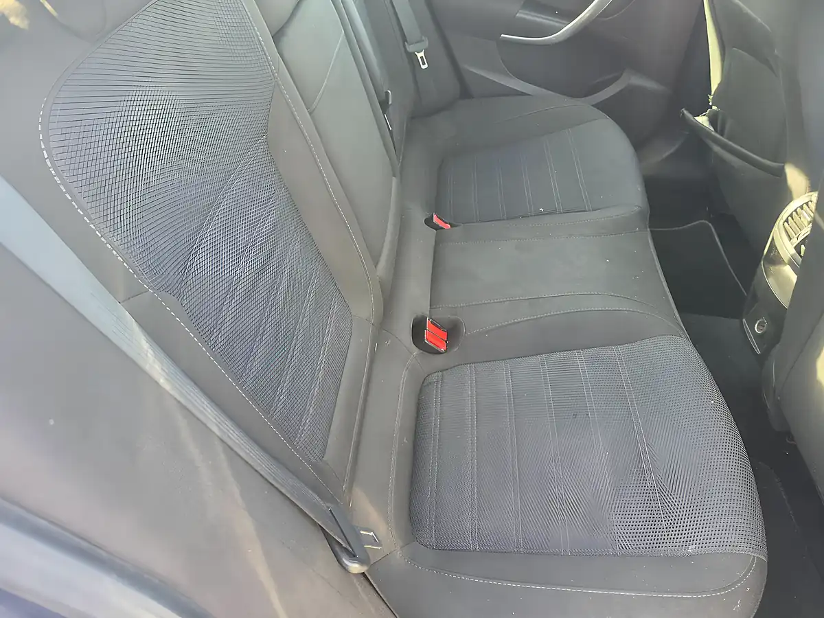 Used 2010 Vauxhall Insignia Sri Nav Blue - Interior and Exterior details 13
