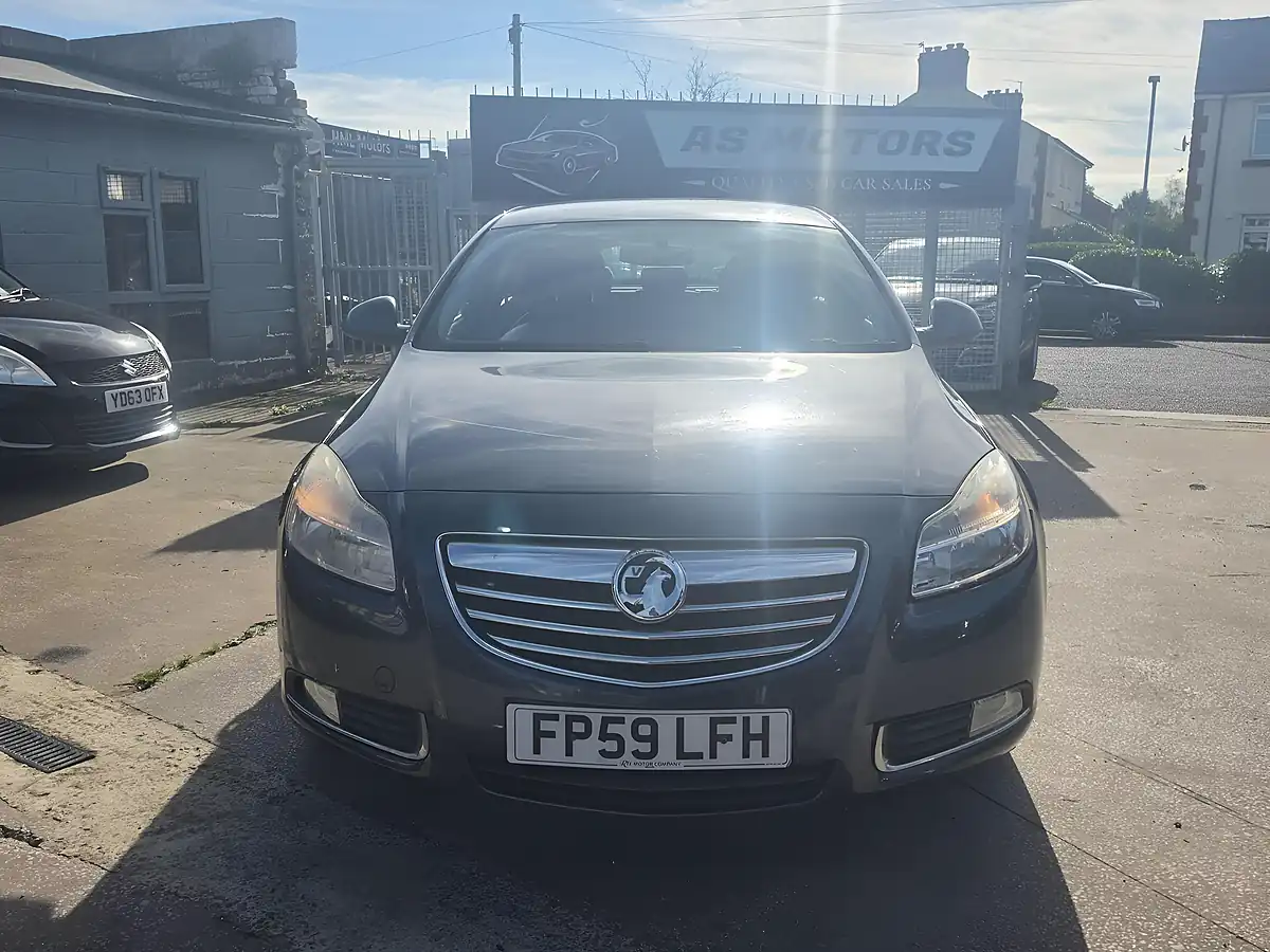 Used 2010 Vauxhall Insignia Sri Nav Blue - Interior and Exterior details 2