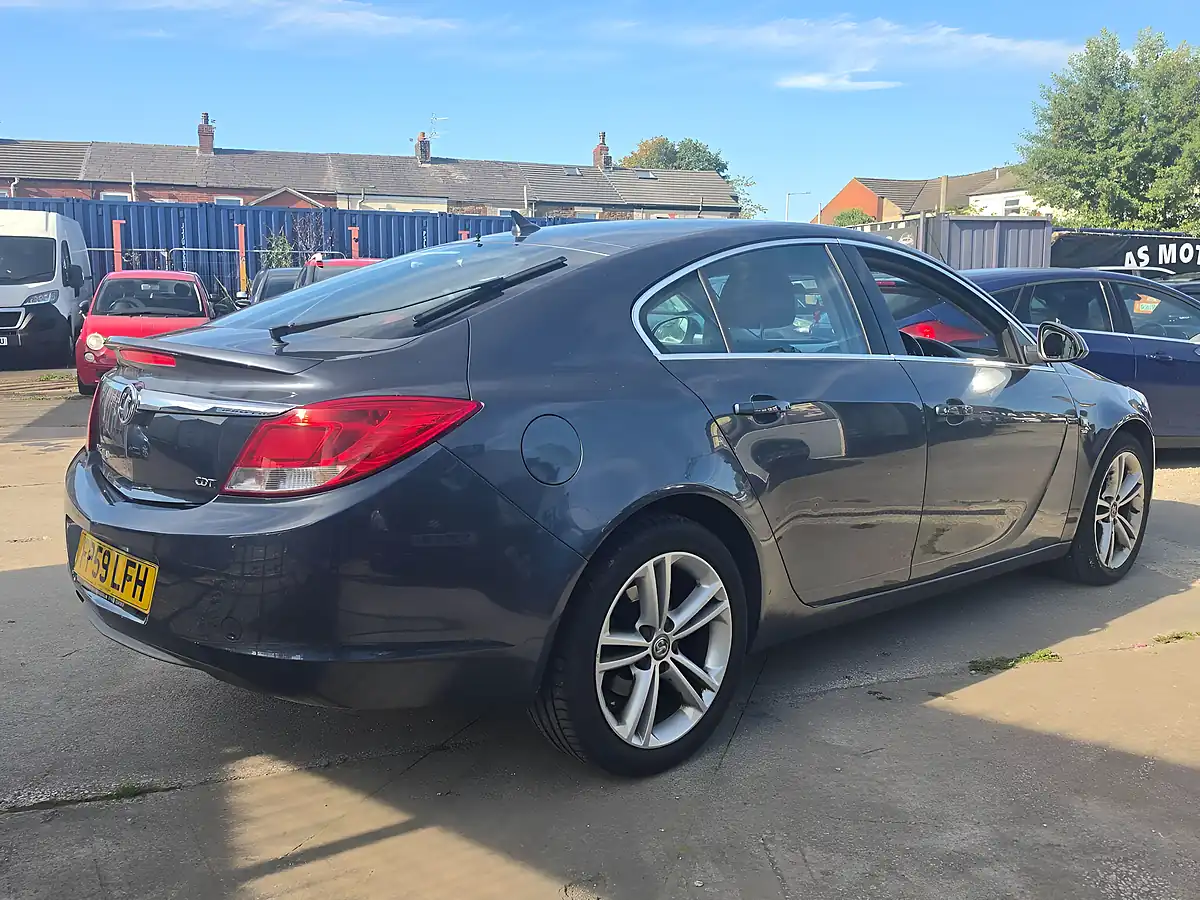 Used 2010 Vauxhall Insignia Sri Nav Blue - Interior and Exterior details 7
