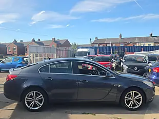 Used 2010 Vauxhall Insignia Sri Nav Blue - Interior and Exterior details 8