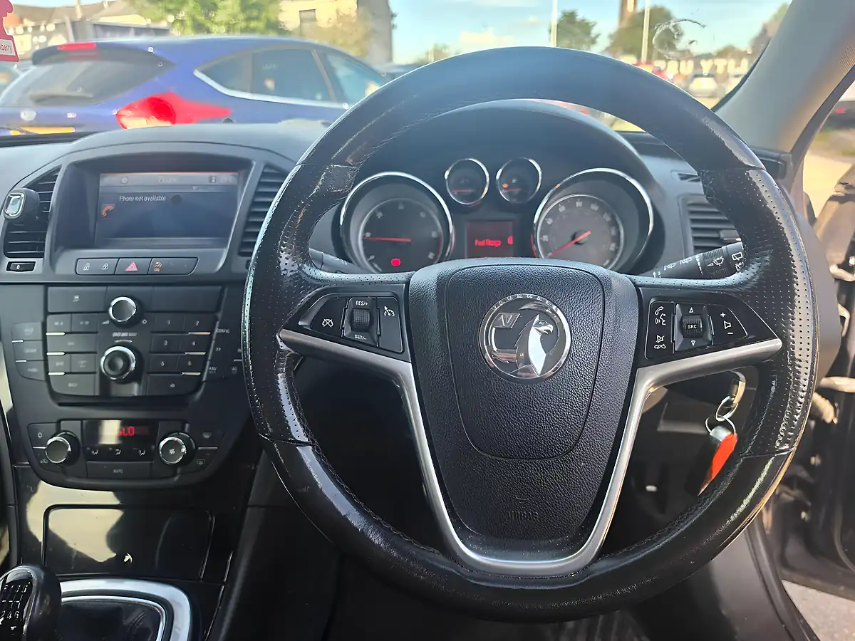 Used 2010 Vauxhall Insignia Sri Nav Blue - Interior and Exterior details 9