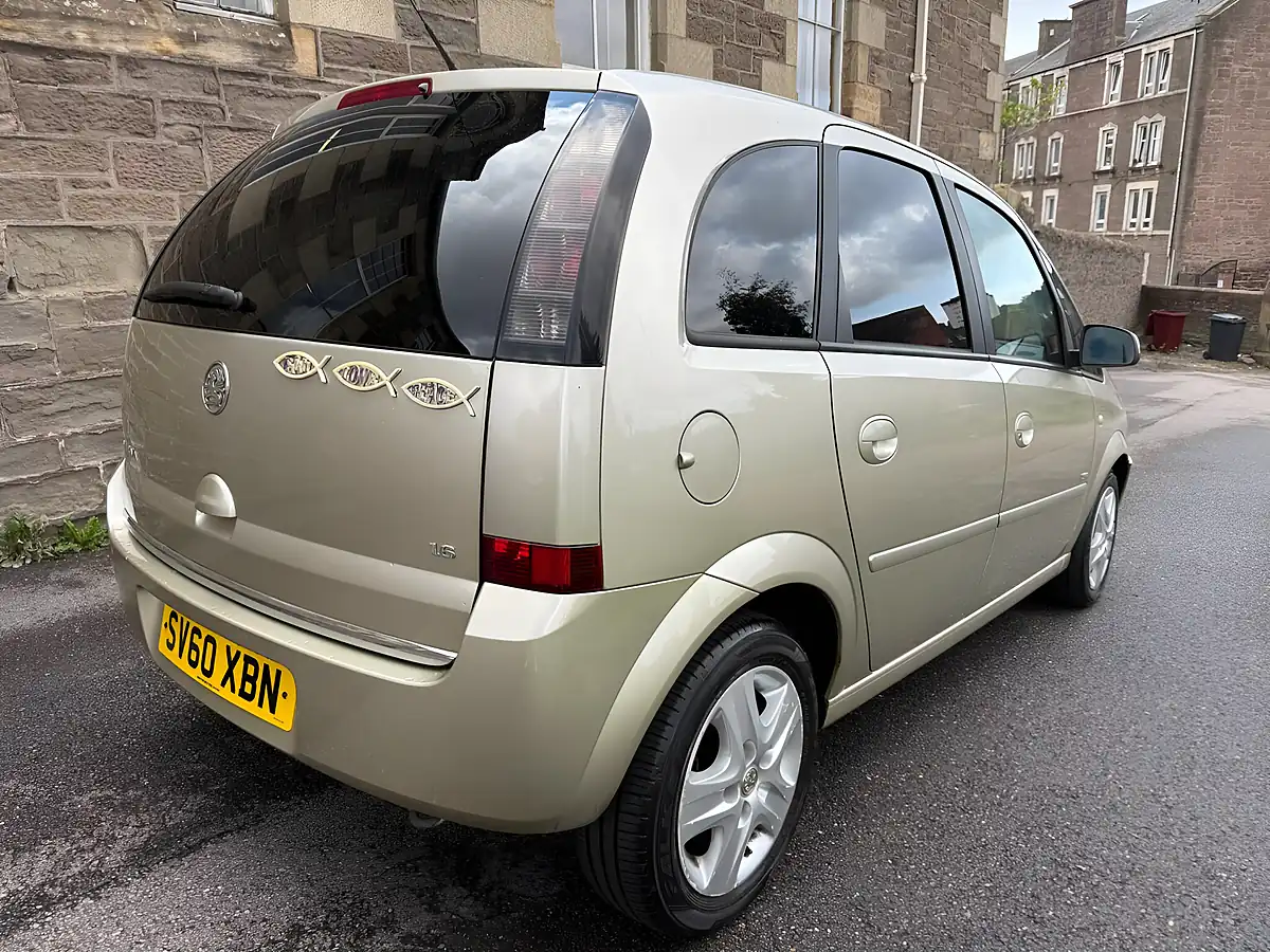 Used 2010 Vauxhall Meriva Design Easytronic Gold - Interior and Exterior details 4
