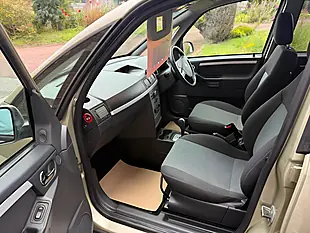 Used 2010 Vauxhall Meriva Design Easytronic Gold - Interior and Exterior details 5