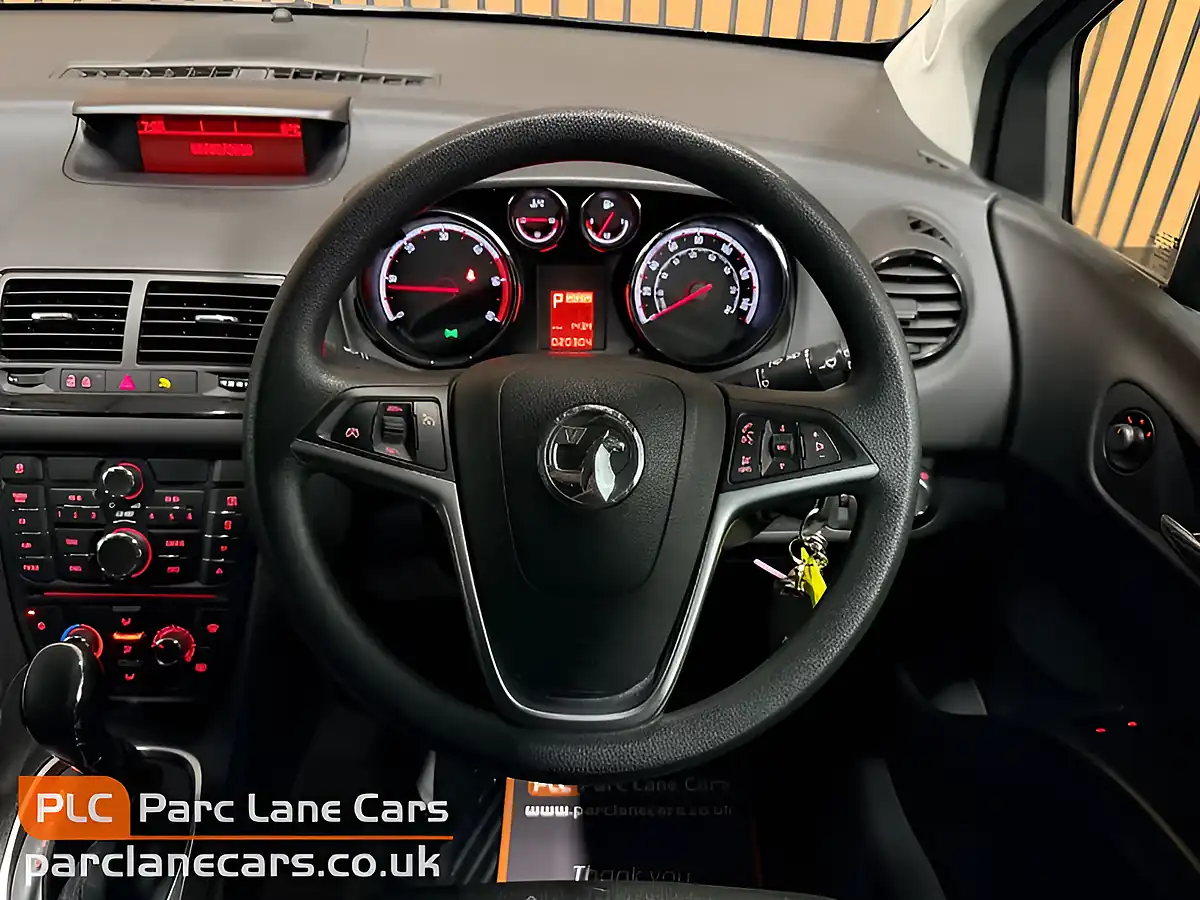 Used 2010 Vauxhall Meriva Exclusiv Silver - Interior and Exterior details 11