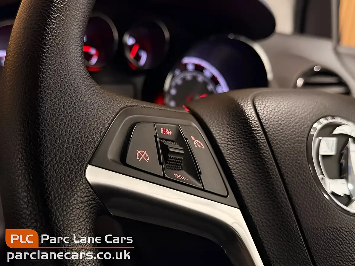 Used 2010 Vauxhall Meriva Exclusiv Silver - Interior and Exterior details 13
