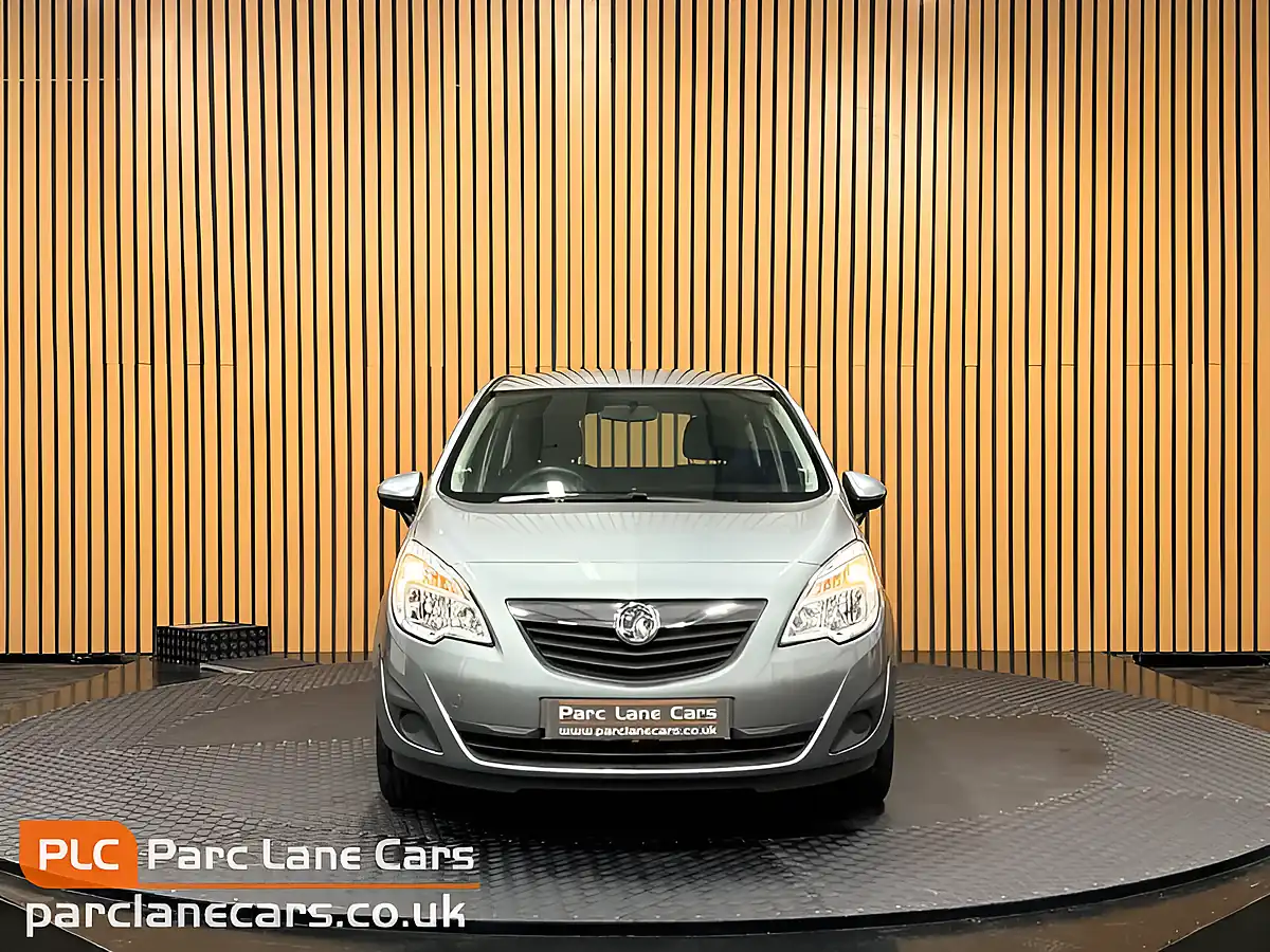 Used 2010 Vauxhall Meriva Exclusiv Silver - Interior and Exterior details 2