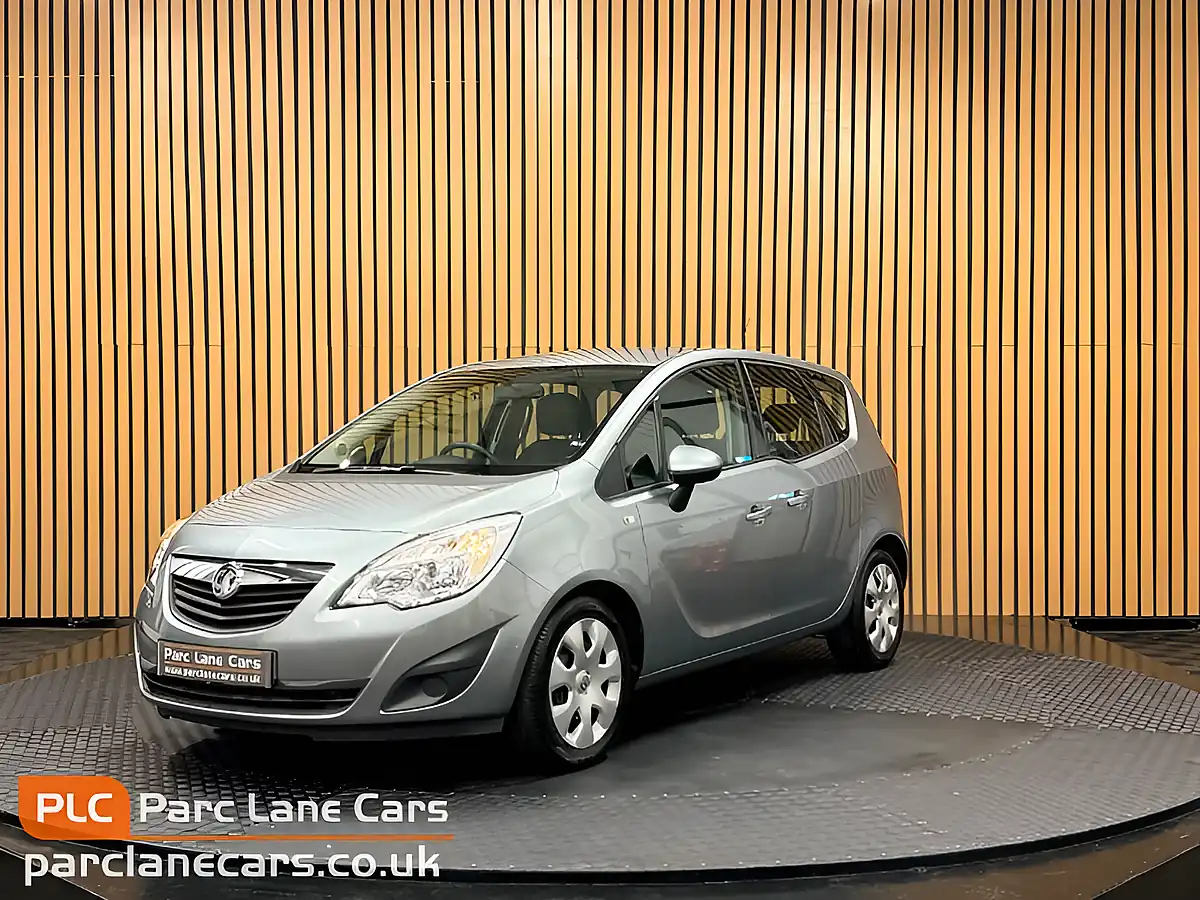 Used 2010 Vauxhall Meriva Exclusiv Silver - Interior and Exterior details 3