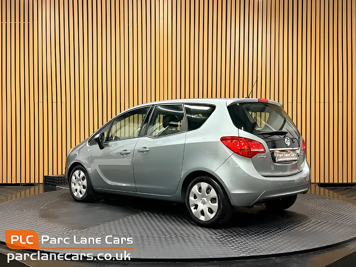 Used 2010 Vauxhall Meriva Exclusiv Silver - Interior and Exterior details 5