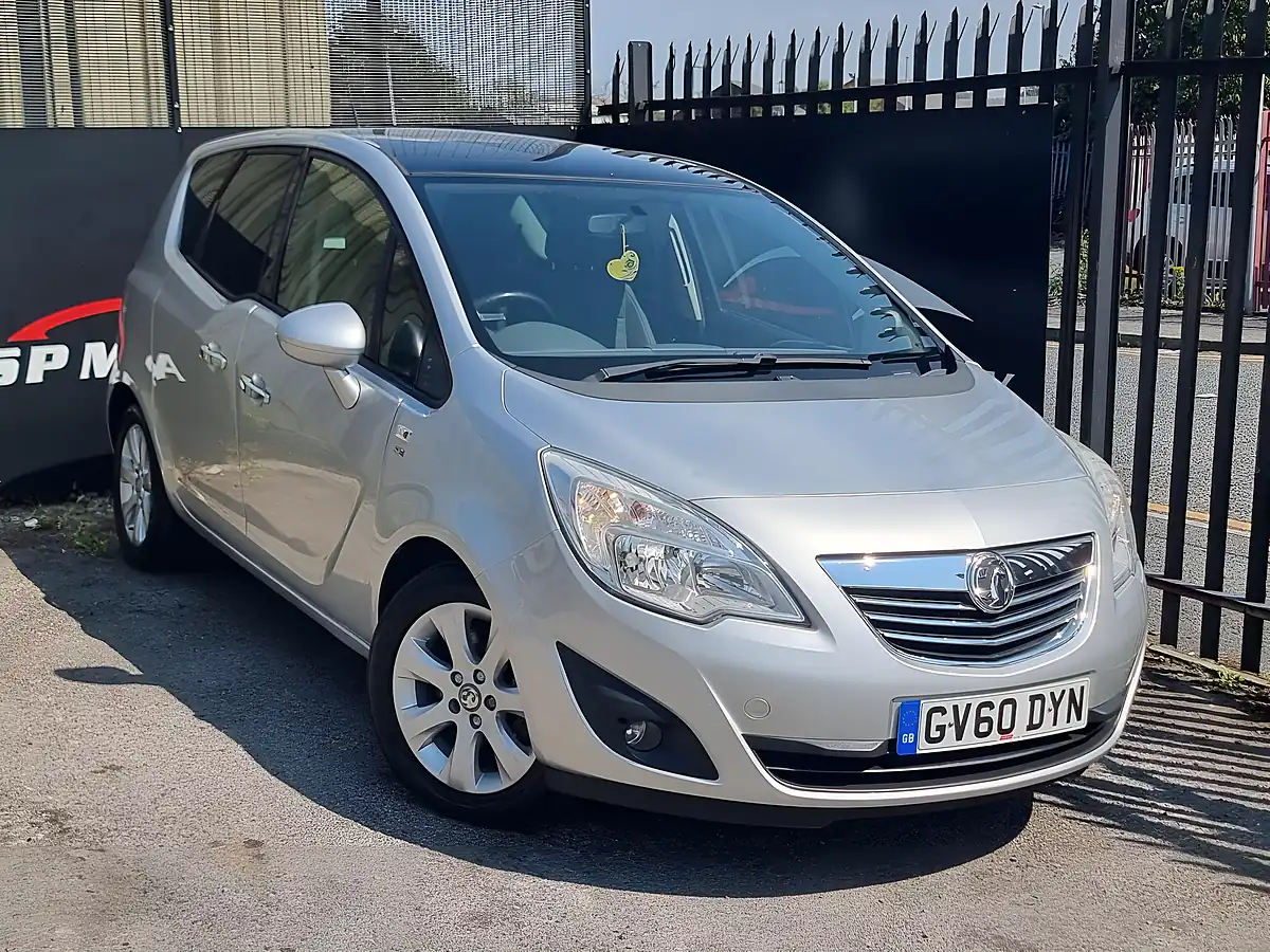 Used 2010 Vauxhall Meriva Se Silver - Front View