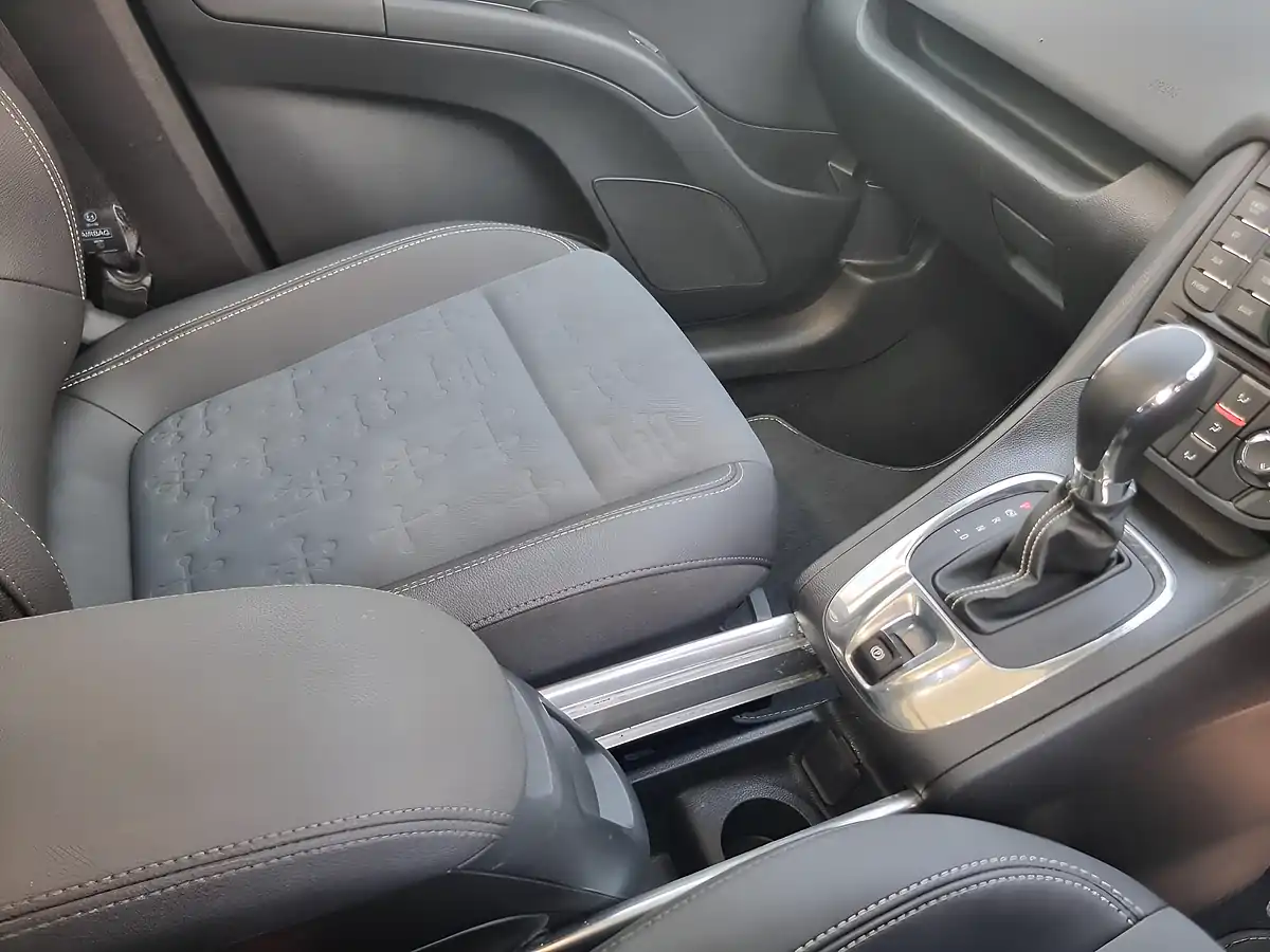 Used 2010 Vauxhall Meriva Se Silver - Interior and Exterior details 20