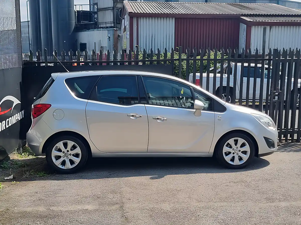 Used 2010 Vauxhall Meriva Se Silver - Interior and Exterior details 6