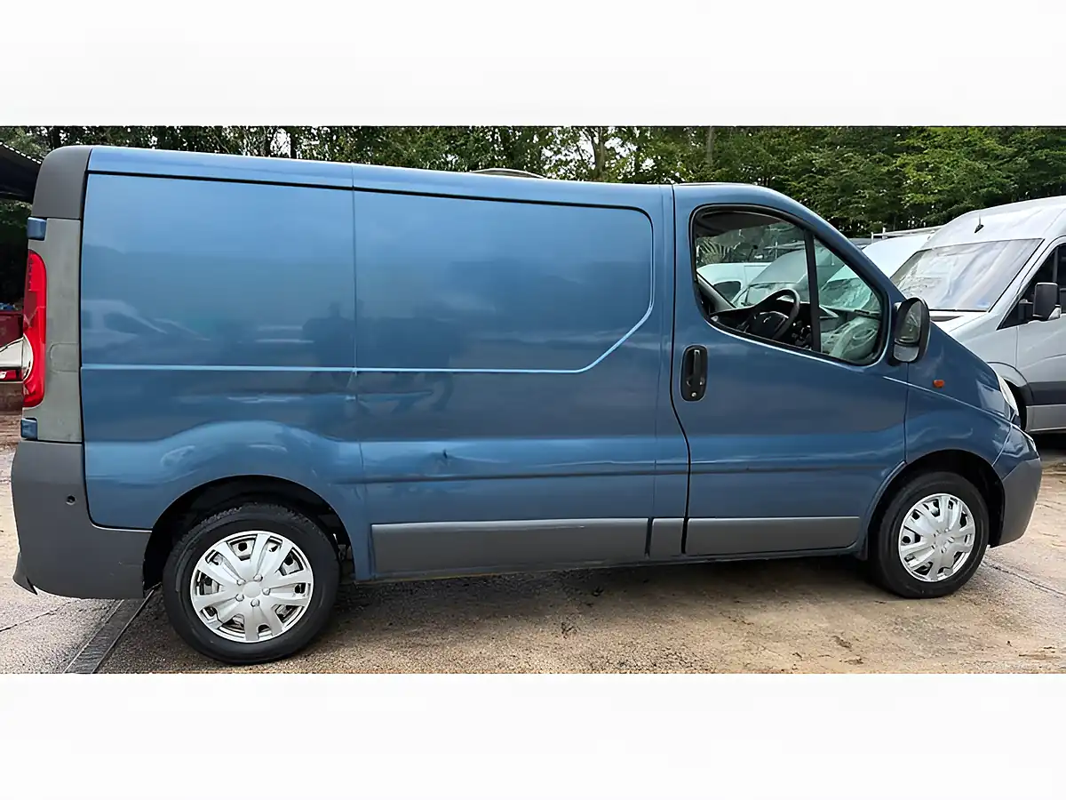 Used 2010 Vauxhall Vivaro Panel Van L1 Blue - Interior and Exterior details 5