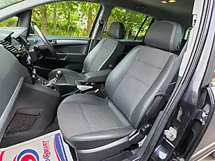 Used 2010 Vauxhall Zafira Design Black - Interior and Exterior details 10