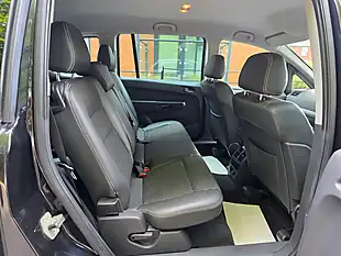 Used 2010 Vauxhall Zafira Design Black - Interior and Exterior details 11