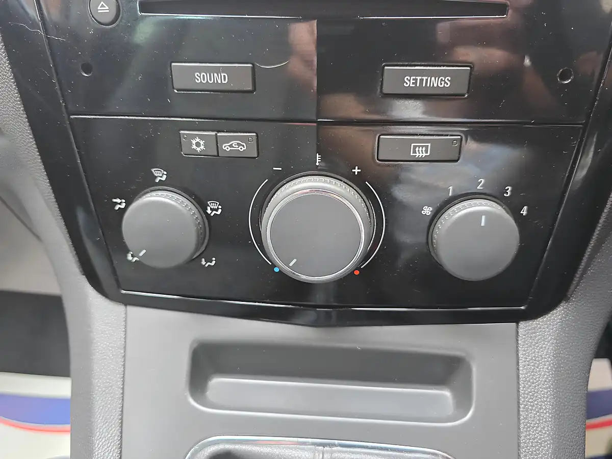 Used 2010 Vauxhall Zafira Design Black - Interior and Exterior details 15