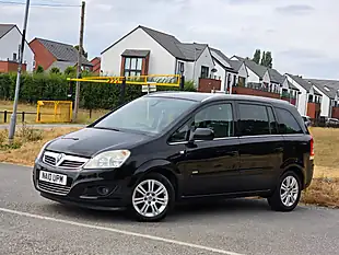 Used 2010 Vauxhall Zafira Design Black - Interior and Exterior details 3
