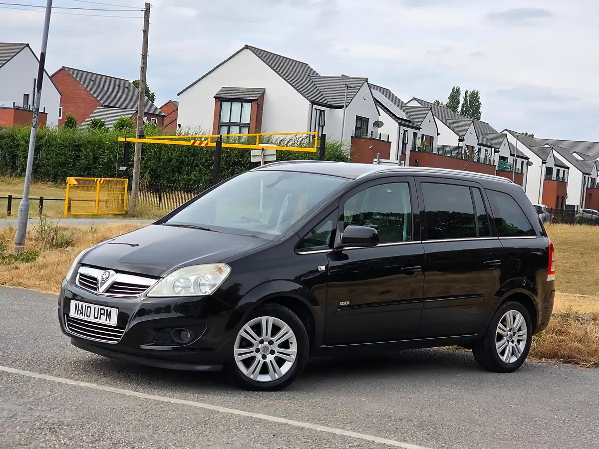 Used 2010 Vauxhall Zafira Design Black - Interior and Exterior details 3